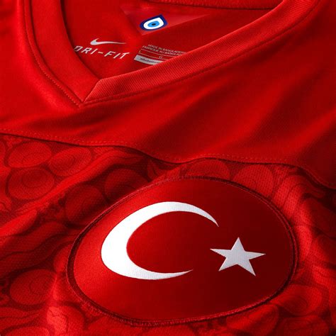Millî futbol takımlarımızın twitter'daki resmî adresi / official account of turkish national football teams. Türkei 2014 Heim- und Auswärtstrikots veröffentlicht - Nur ...