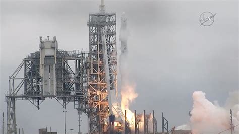Spacex Launches Rocket From Nasas Historic Moon Pad Abc13 Houston