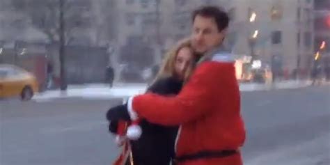 This Santa And Mrs Claus Got Way Too Frisky During New York City Santacon Video Huffpost