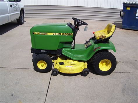 John Deere 185 Lawn Tractor John Deere Lawn Tractors John Deere Lawn