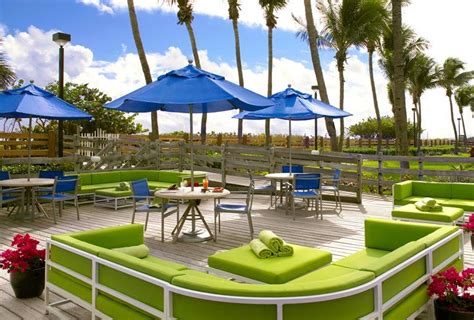 Find out about miami beach's trend setting mid beach. Four Points by Sheraton Miami Beach - Boardwalk Pool Lounge | Miami beach hotels