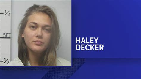 Chase Ends When 19 Year Old Woman Accused Of Forgery Hits Lumberton