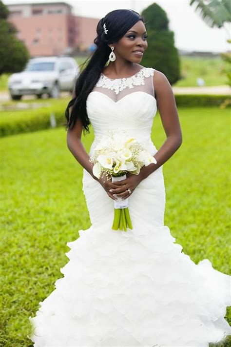 2017 New Scoop Ruffles Lace Luxury African Mermaid Wedding Dress White