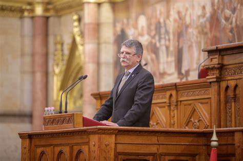 He was the acting president of hungary from 2 april 2012 to 10 may 2012, after the resignation of pál schmitt. Kövér László: A bírói függetlenség nem abszolút és öncélú