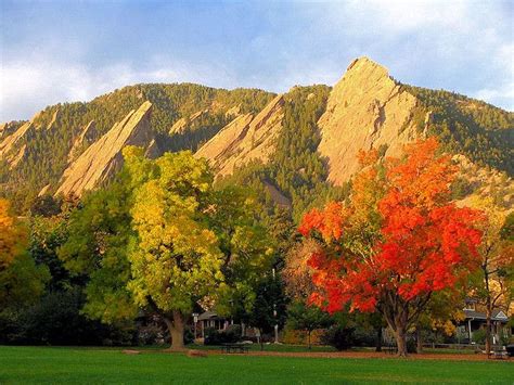 Boulder Flatirons In Fall Bouldering Colorado Boulder Colorado