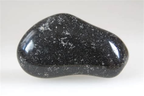 Black Onyx Stone Properties Benefits And Meanings Blue Earth Gems
