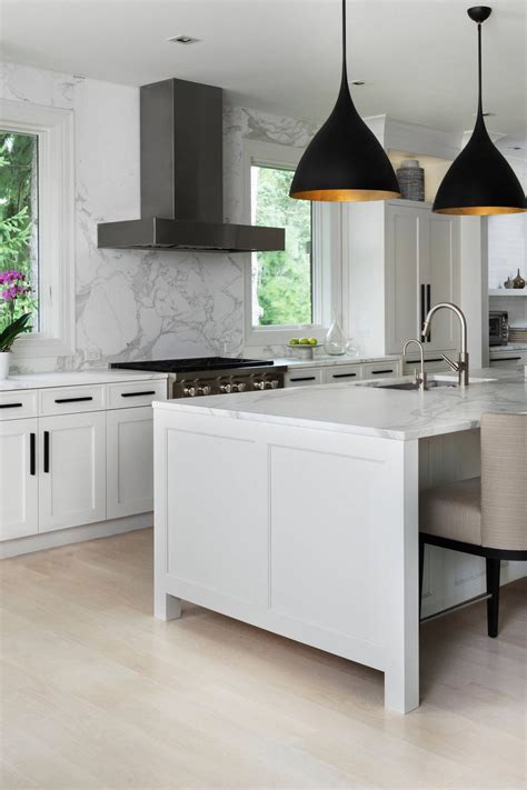 To this effect, the white shaker cabinets will give you long lifespans without breakage or need for repairs. White Kitchen Cabinets With Black Hardware | Countertopsnews