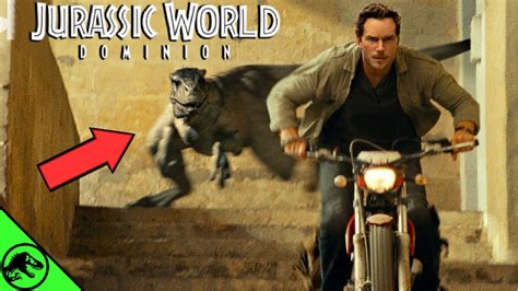 New Jurassic World Dominion Image Reveals Atrociraptor Dinosaur Chris Pratt Action Scene