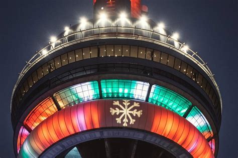 The Cn Tower Is Brightening Up The Holidays In Toronto With Unreal