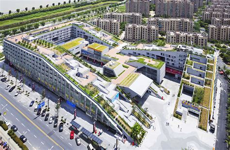 Nonton film greenland (2020) sub indo, download film bioskop sub indo. Labyrinthine Green-Roofed Hangzhou Duolan Complex Combines a Mall With Urban Homes in China ...