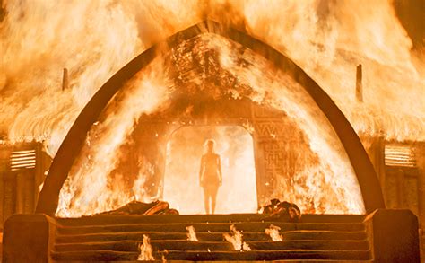 the daily heat index emilia clarke says that ain t no body double in fiery game of thrones
