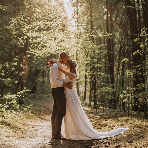 Handcrafted Linen Wedding Dresses According To Your Unique Body