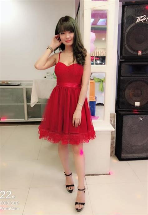 Chân dung cô bạn gái xinh đẹp của diễn viên hài Mạc Văn Khoa