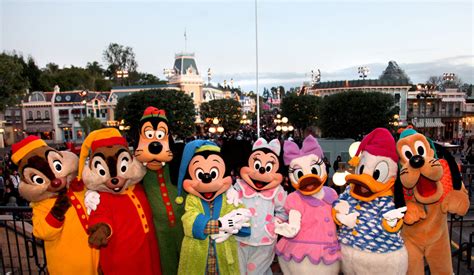 Heres What You Need To Know To Line Up For The Disneyland Resort