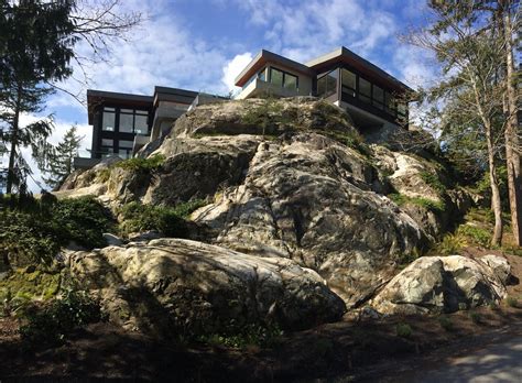 Building A Home On A Steep Slope Alair Homes West Vancouver