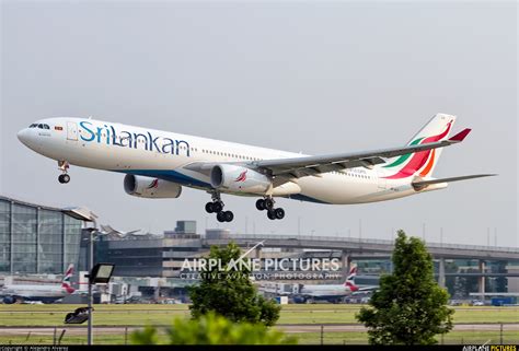 4r Alo Srilankan Airlines Airbus A330 300 At London Heathrow
