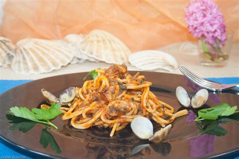 Gli spaghetti alle vongole veraci è una delle ricette più conosciute della cucina napoletana. spaghetti alle vongole | Ricette di Cucina