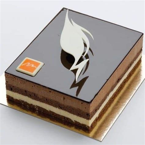 Cette forme de gâteau aurait été imaginée à la fin du xviiie siècle[réf. Épinglé par la pensée art du gateau sur Pastry | Recette ...
