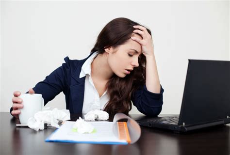 ¡cuidado El Estrés Laboral Puede Acabar Con Tu Energía Alto Nivel