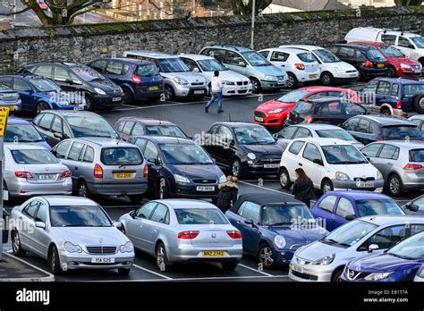 Busy Car Park Hi Res Stock Photography And Images Alamy