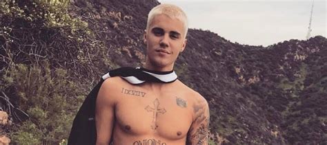 Justin Bieber Shares New Shirtless Photo Shows Off Calvins Corey
