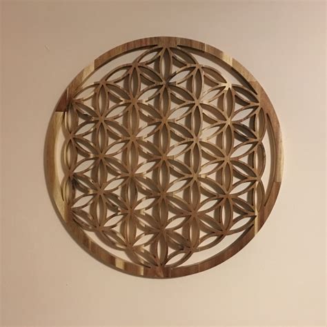 Die genaue zeitliche entstehung der blume des lebens sowie der geographische ursprung sind derzeit nicht exakt zu belegen. Blume des Lebens Akazie 60 und 80 cm | Kunst aus Holz