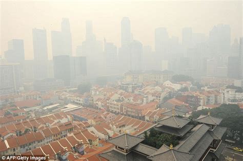 Singapore Haze 2013 Residents Told To Stay Indoors Possibly For Weeks