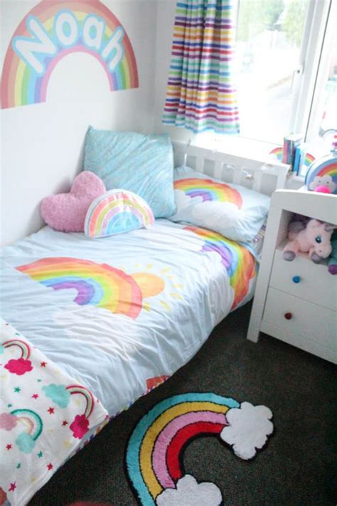 25 Dreamy Rainbow Themed Bedroom For Little Girls