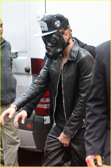 full sized photo of justin bieber wears gas mask while shopping 03 justin bieber wears gas