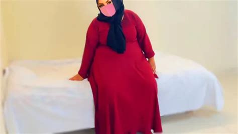 Fucking A Chubby Muslim Mother In Law Wearing A Red Burqa And Hijab Xhamster