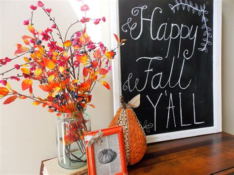 Reversible fall/winter skinny sign via my diy envy. {Jessica Stout Design}: DIY Chalkboard Sign for Fall