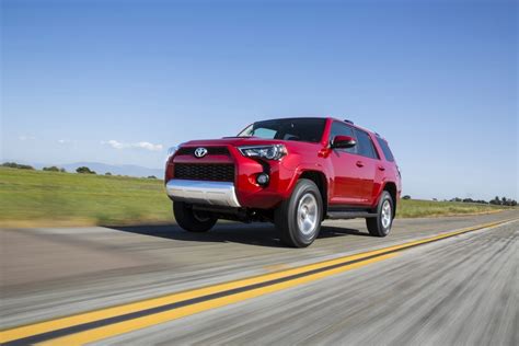 Toyota Gives 2014 4runner Suv A Styling Massage 42 Photos And Videos