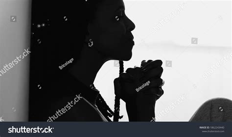 33592 Woman Praying Black Images Stock Photos And Vectors Shutterstock