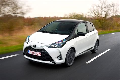 Toyota Yaris hatchback pictures | Carbuyer