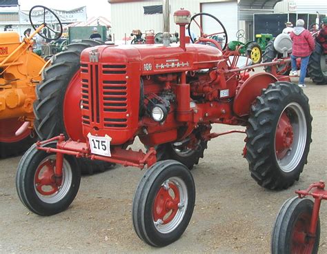 Farmall 100 Tractor And Construction Plant Wiki The Classic Vehicle
