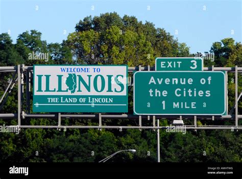 Welcome Illinois Sign On Interstate Hi Res Stock Photography And Images