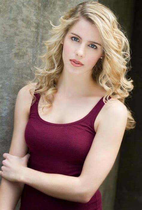 Felicity From Arrow Emily Bett Rickards Blonde Actresses Emily Rickards