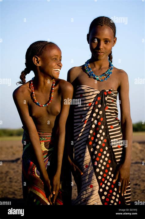 Young Afar Tribe Girls Assaita Afar Regional State Ethiopia Stock
