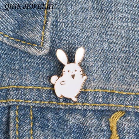 Qihe Jewelry Rabbit Pin Bunny Enamel Pin Dancing Rabbit Lapel Pins