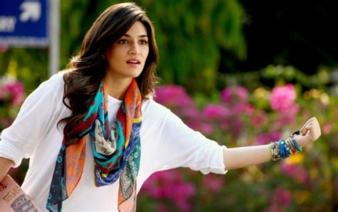 Kriti Sanon In Dilwale 2015 Wallpapers