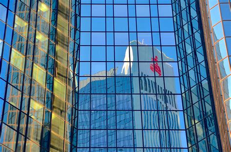 In 2017 the bank's annual profit was 2,50 mln chf. Frankfurter Bank in Schieflage geraten Foto & Bild | world ...