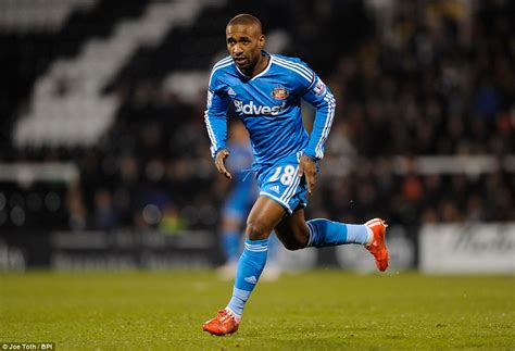 Cerca nel più grande indice di testi integrali mai esistito. Fulham 1-3 Sunderland: Marcus Bettinelli butter fingers ...