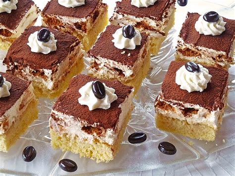 Jetzt ausprobieren mit ♥ chefkoch.de ♥. Tiramisu-Kuchen vom Blech von holunderbluete67 | Chefkoch
