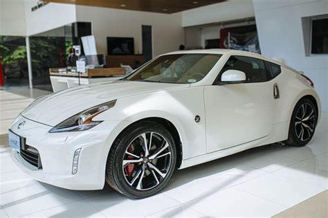 Why Are Private Sale Cars Less Expensive Than Buying From A Dealership
