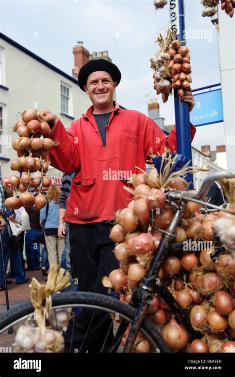 French Onion Seller Man Selling Hi Res Stock Photography And Images Alamy