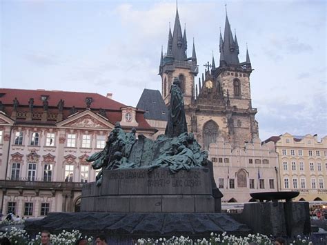 Praga, czechy praia, wyspy zielonego przylądka Zdjęcia: Praga, Praga, rynek Staromiejski - pomnik Husa ...