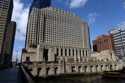 Art Deco Skyscrapers Riverfront Trolley And Walking Tour · Tours