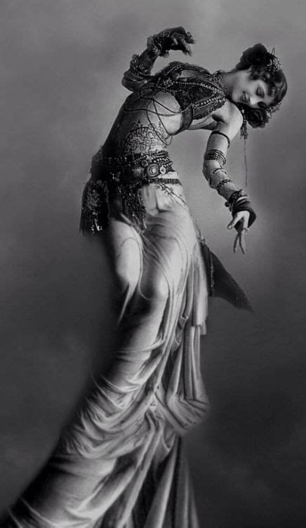 Vintage Belly Dancing Costumes 55 Trendy Ideas Dancing Poses Belly Dance Vintage Burlesque