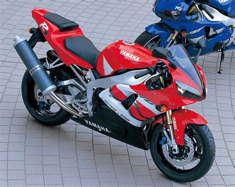 ヤマハ2代目 Yzf R1 （2000年）｜yzf R1の歴代モデルを振り返るその2 2000･5jj 12 Webオートバイ