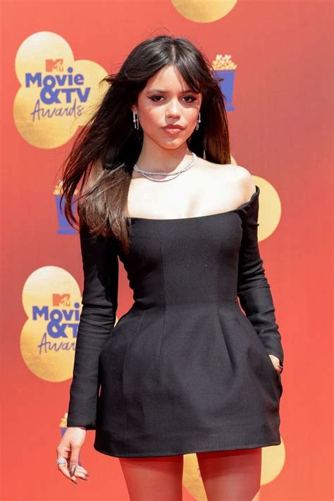How Tall Is Jenna Ortega Real Age Weight Height In Feet